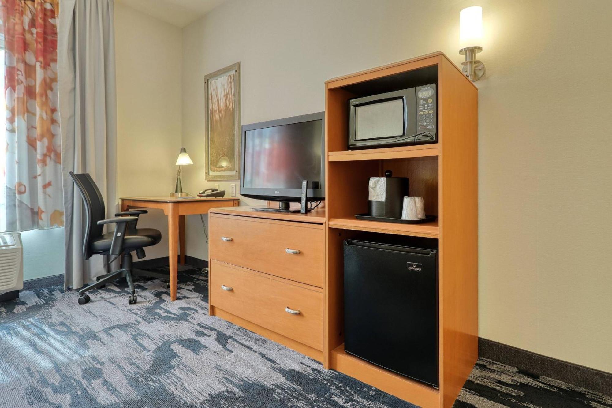Fairfield Inn & Suites By Marriott Harrisburg West/Нью-Камберленд Экстерьер фото