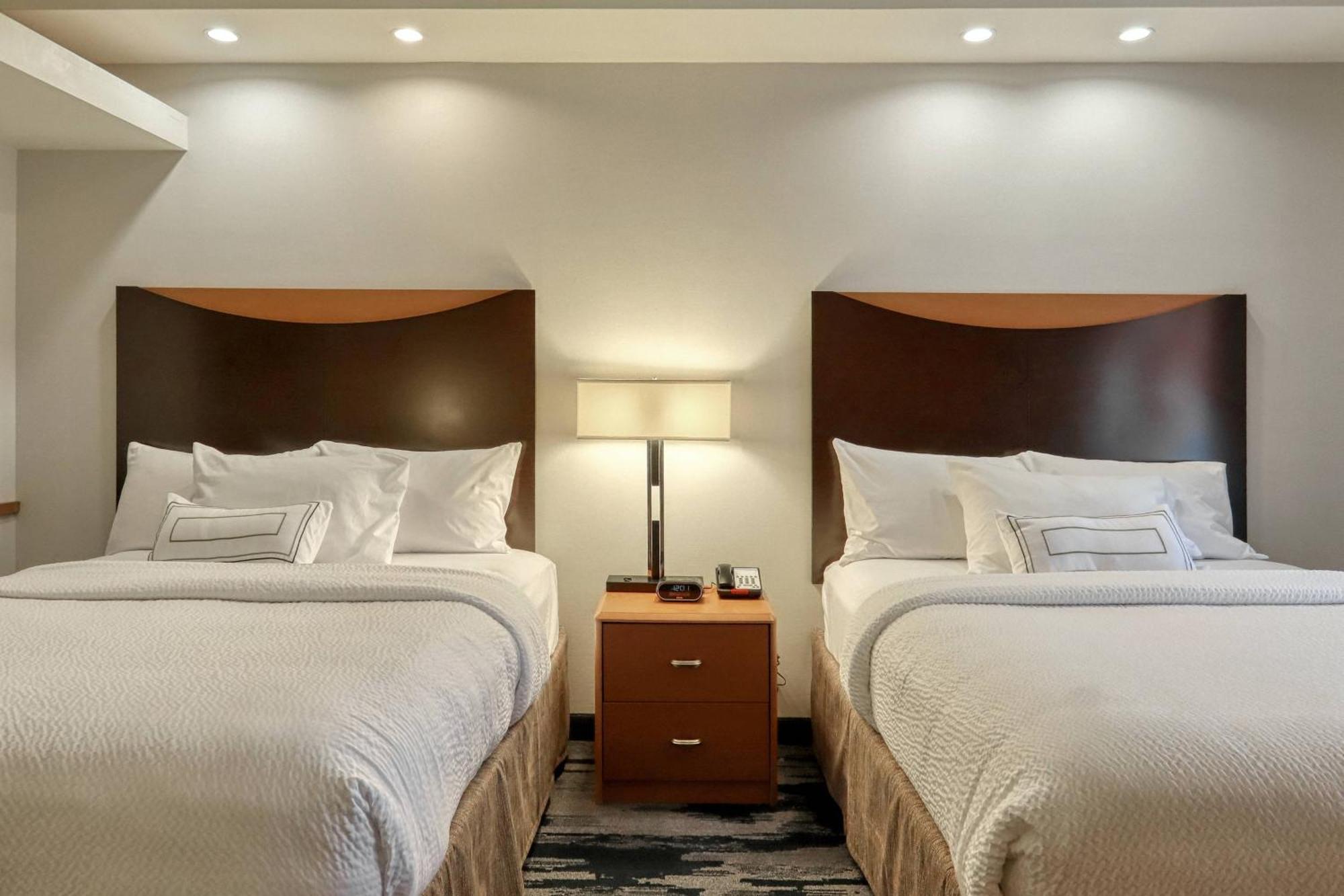 Fairfield Inn & Suites By Marriott Harrisburg West/Нью-Камберленд Экстерьер фото