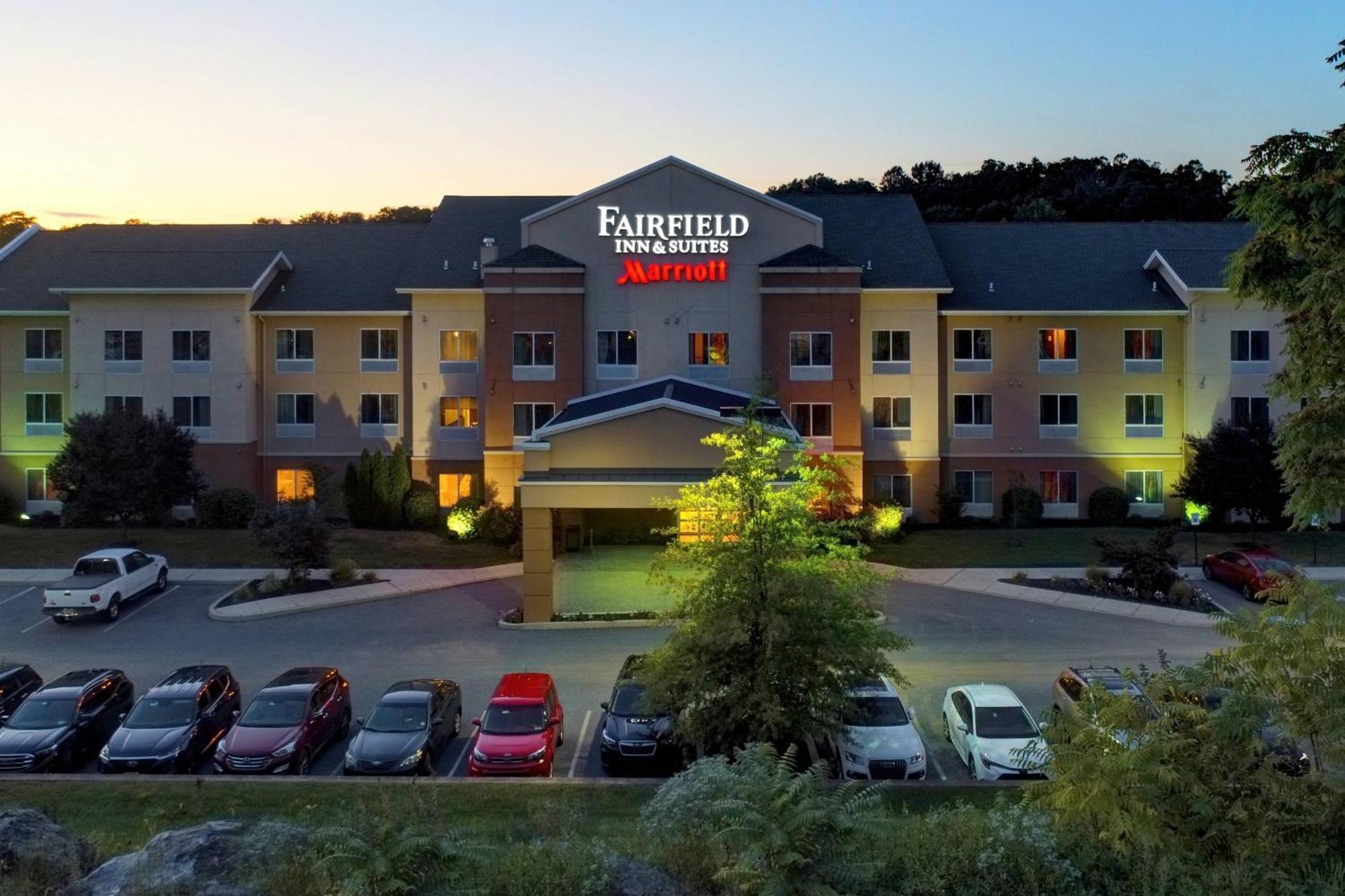 Fairfield Inn & Suites By Marriott Harrisburg West/Нью-Камберленд Экстерьер фото