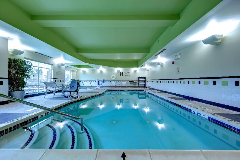 Fairfield Inn & Suites By Marriott Harrisburg West/Нью-Камберленд Экстерьер фото