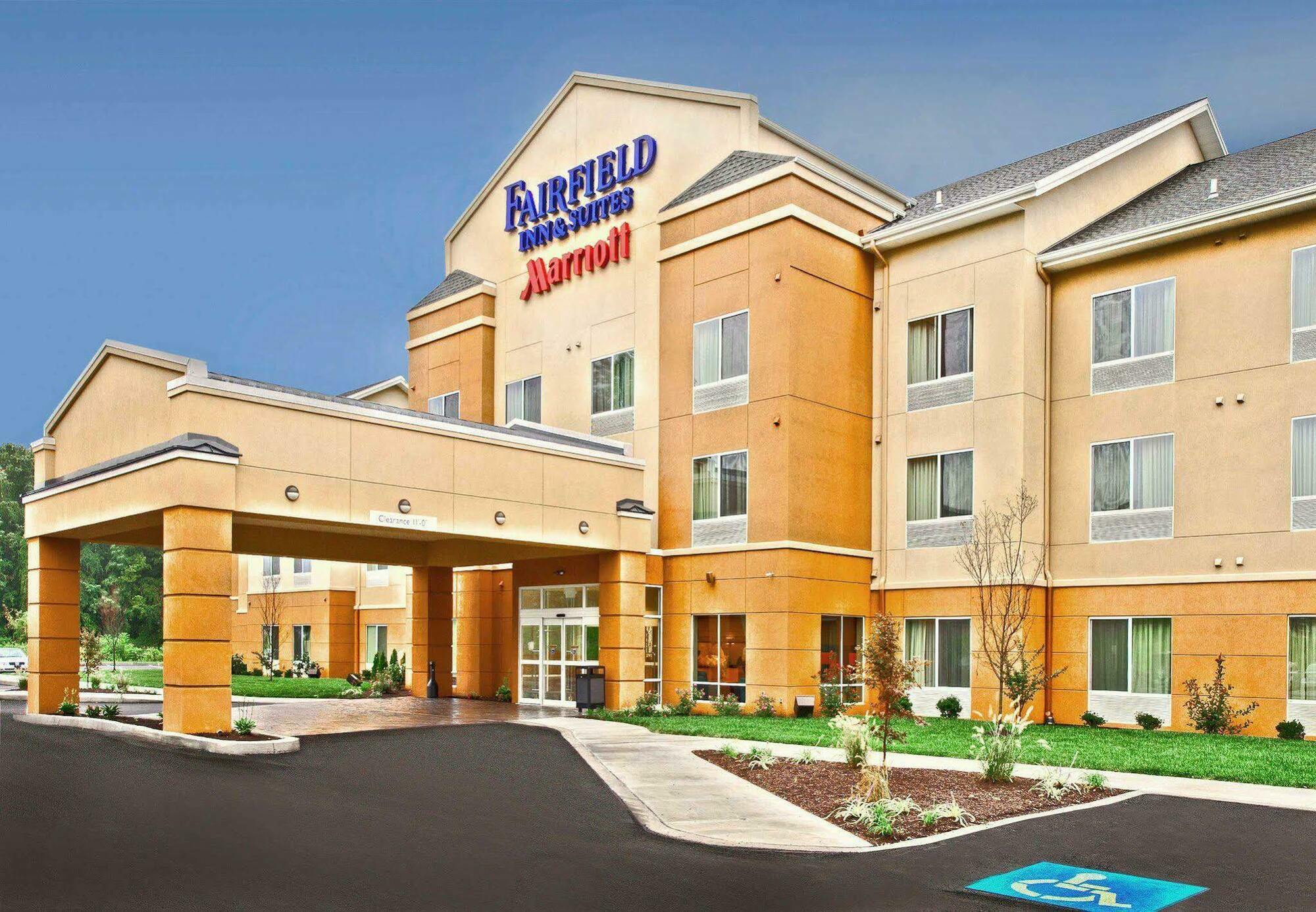 Fairfield Inn & Suites By Marriott Harrisburg West/Нью-Камберленд Экстерьер фото